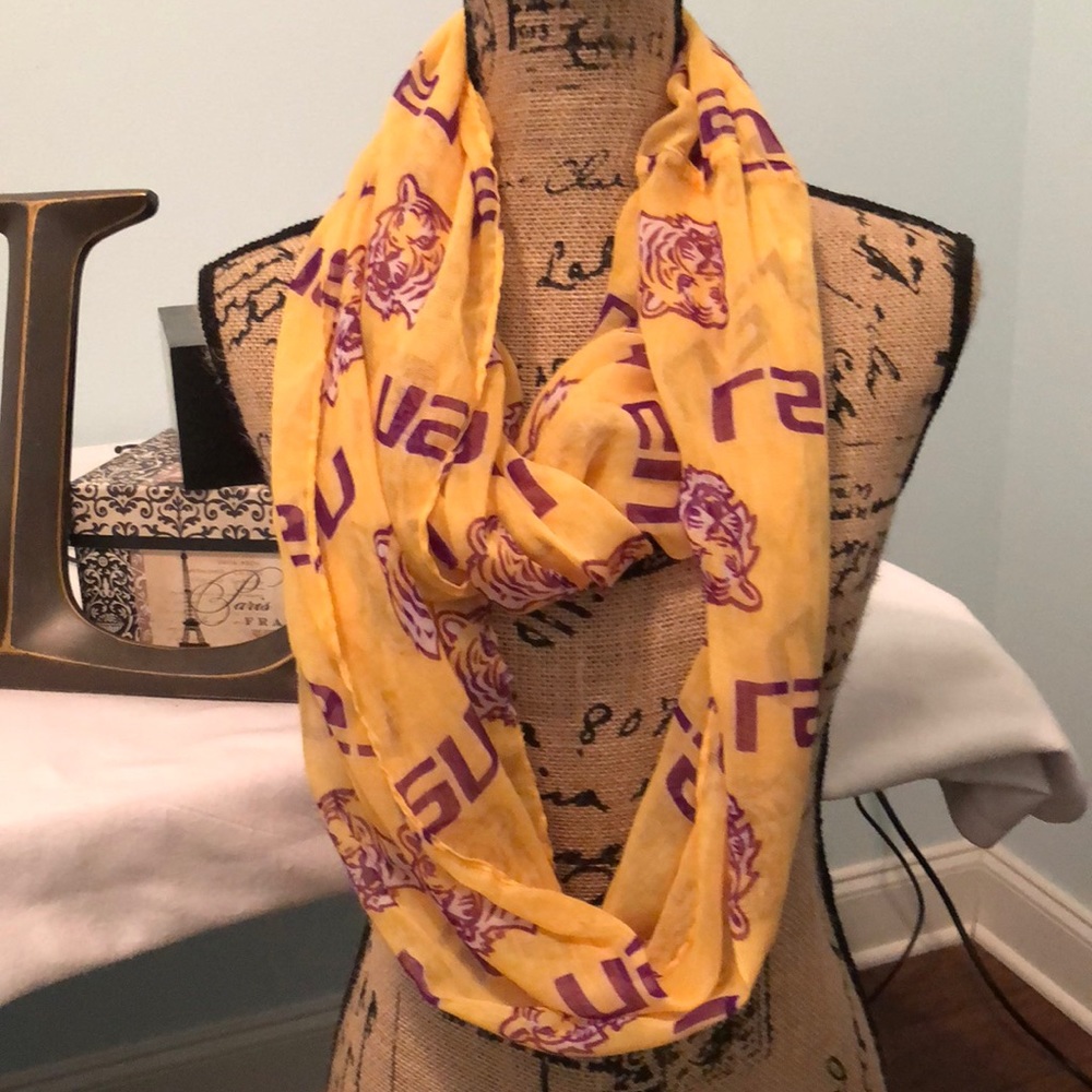 NWOT LSU Infinity Scarf